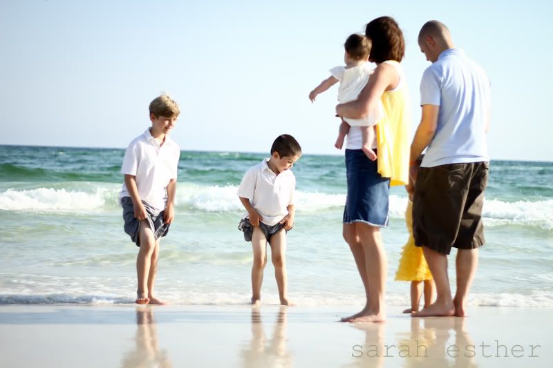 toes in the sand,water,beach portraits,family portraits,destin,canon 7d